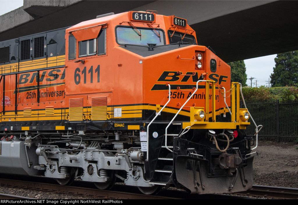 BNSF 6111